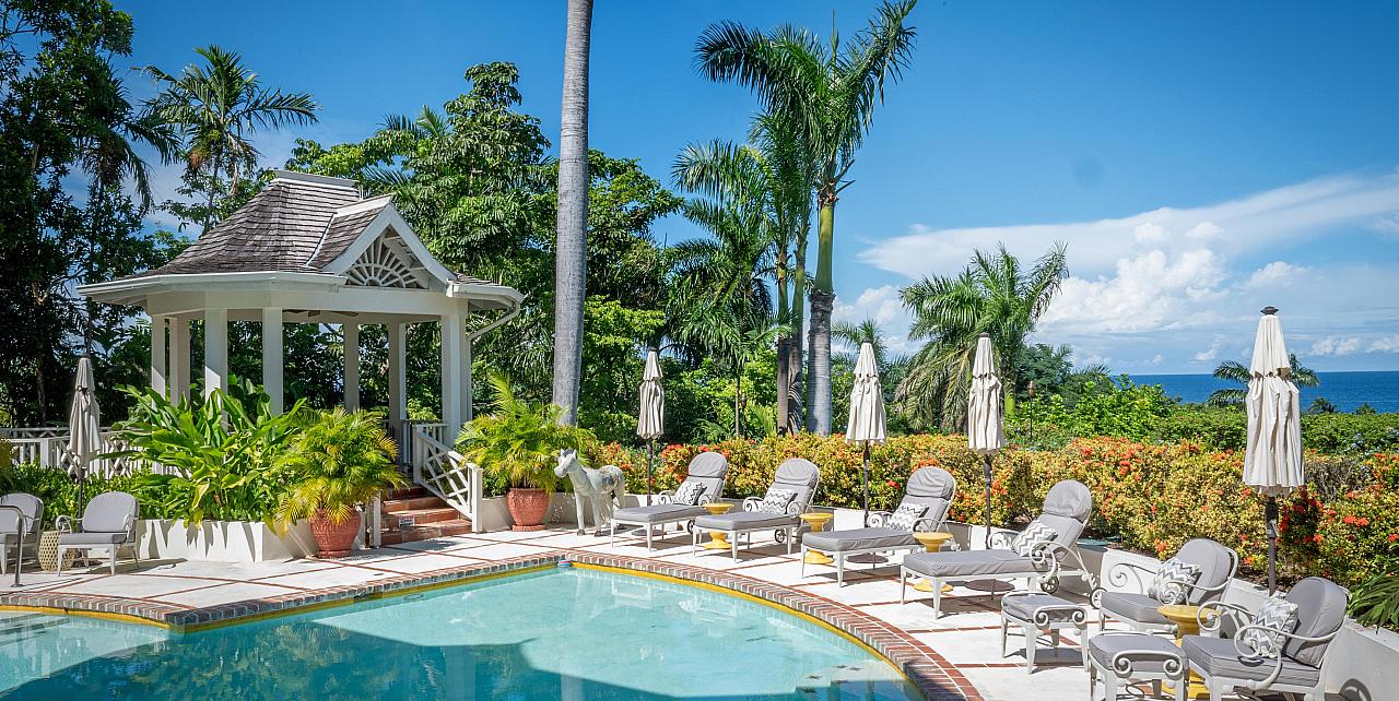 Pineapple House