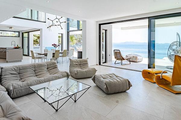 Villa S