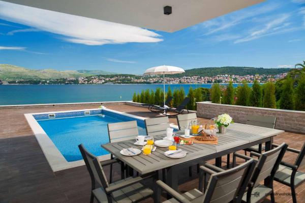 Villa Trogir Twins 1
