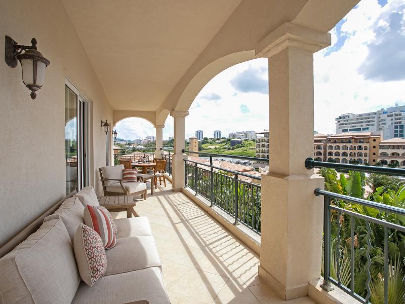 Sea Breeze , Cupecoy 