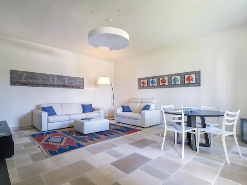 Villa Ceratonia , Puglia 