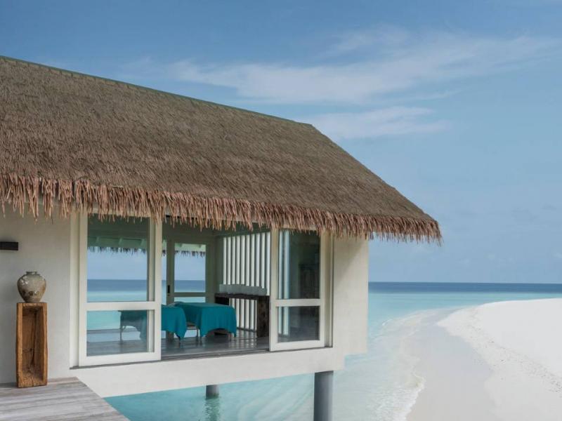 Four Seasons Private Island of Voavah , Baa Atoll 