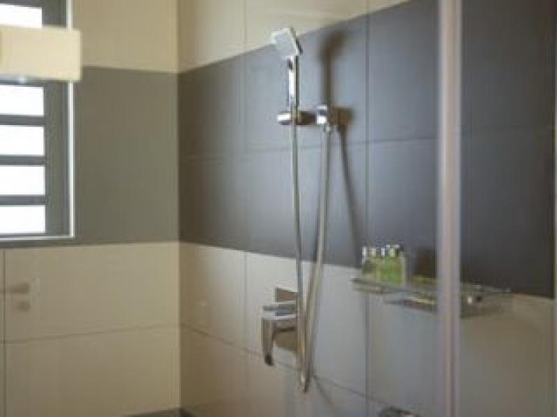 Leora Beach , South Coast 