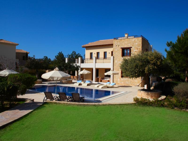Aphrodite Hills Residences - Villas & Apartment , Paphos 
