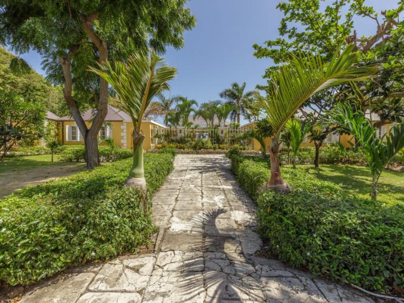 Phibblestown , Honor Bay 