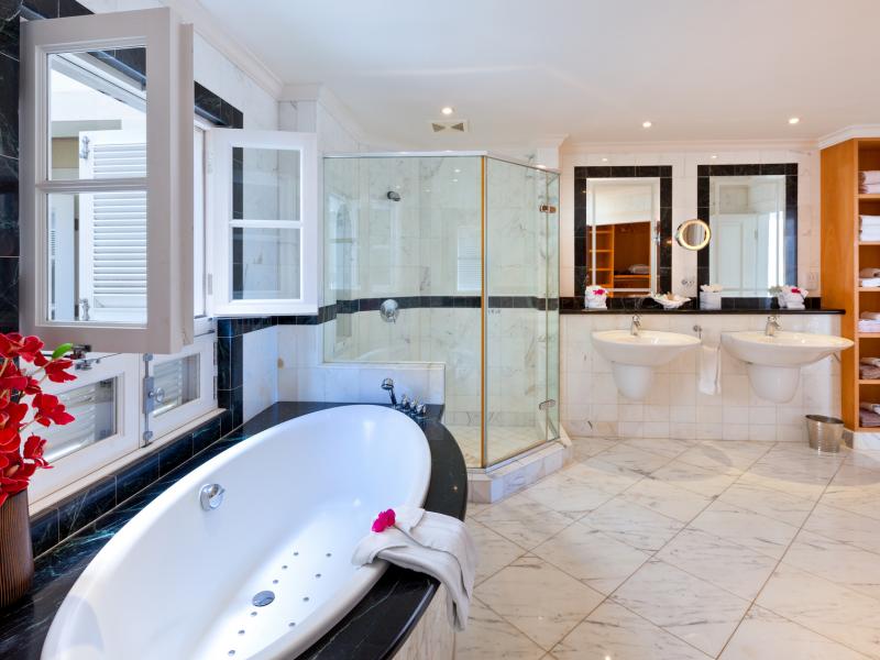 Schooner Bay 207 - Beachfront , Beachfront villas Barbados , Schooner Bay , Speightstown , St Peter , West Coast Barbados 