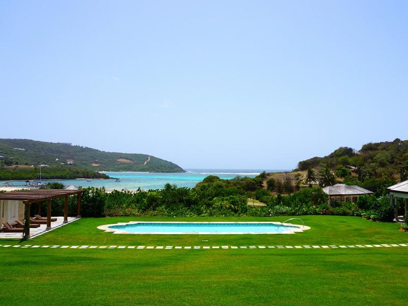 Turtle Creek Canouan , Charlstown 