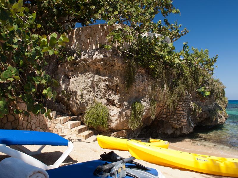 Hidden Bay by the Sea , Runaway Bay 