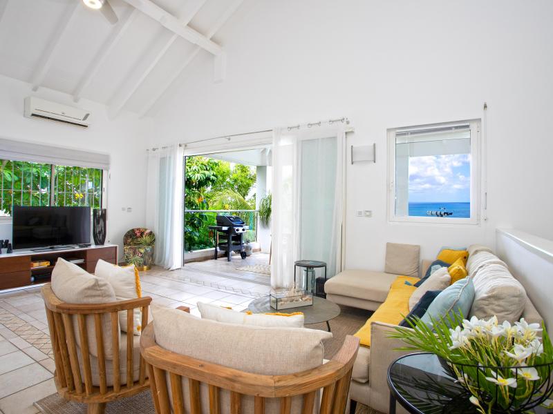 Blue Sailing , Happy Bay 