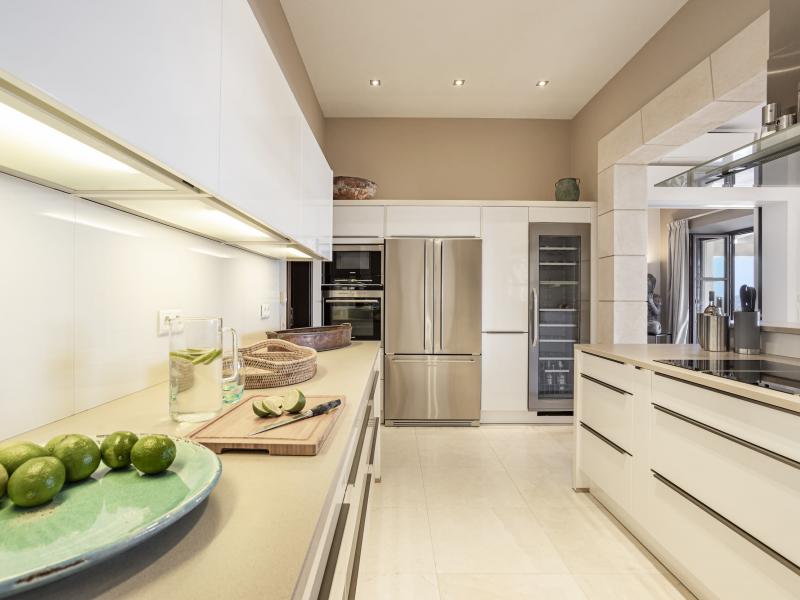 Finca Finesse , West 