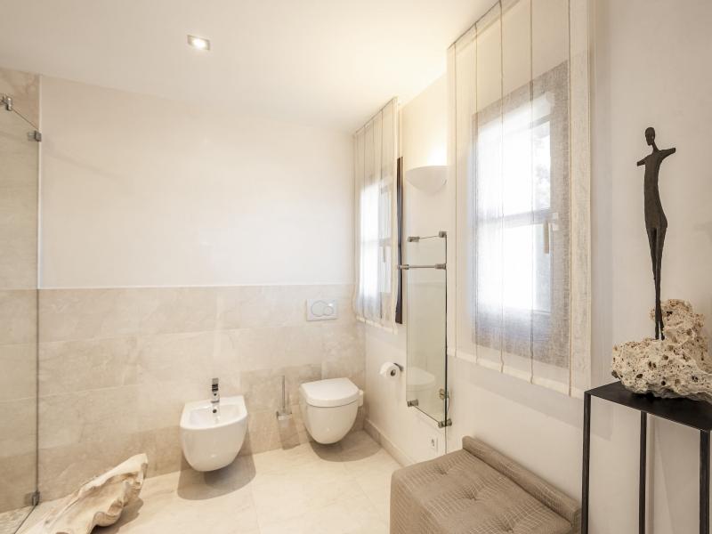 Finca Finesse , West 