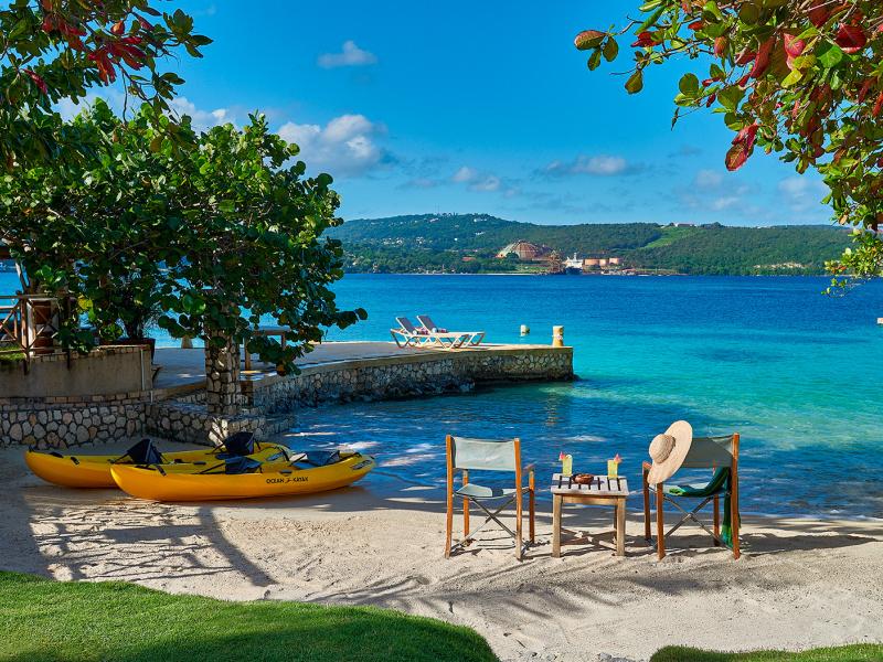 Keela Wee , Discovery Bay 