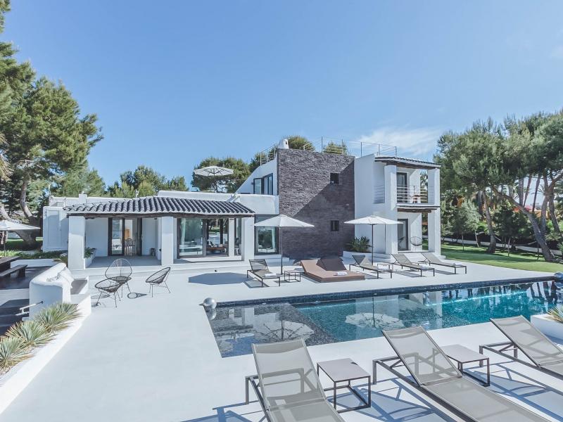 Villa Vivian , Cala Tarida 