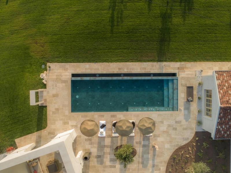 Villa Calvia , 
