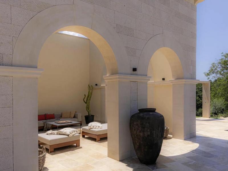 Villa Calvia , 