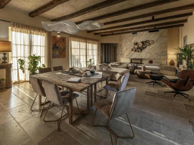 Villa Calvia , 