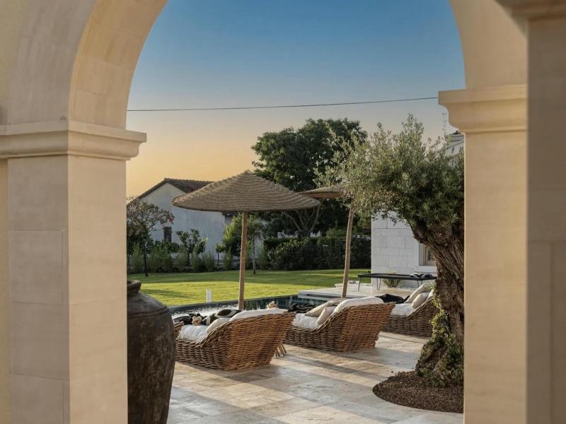 Villa Calvia , 