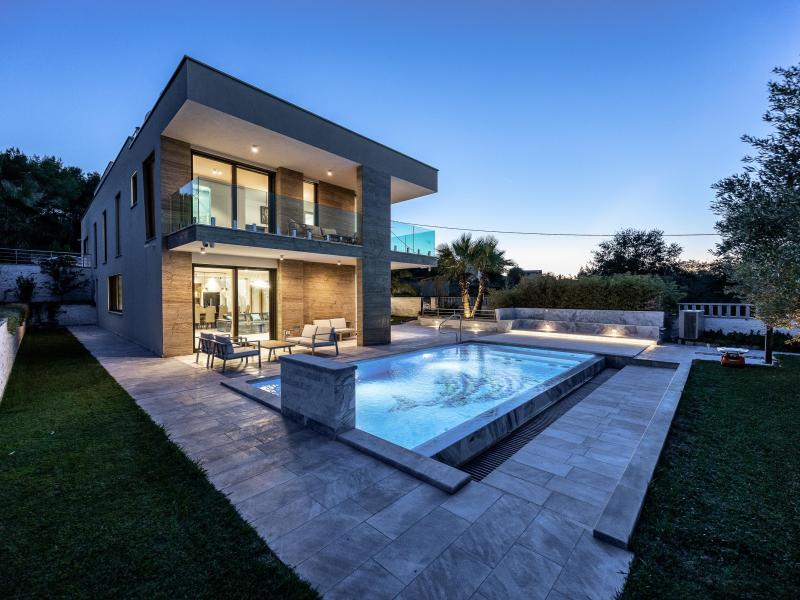 Villa Spirit , 