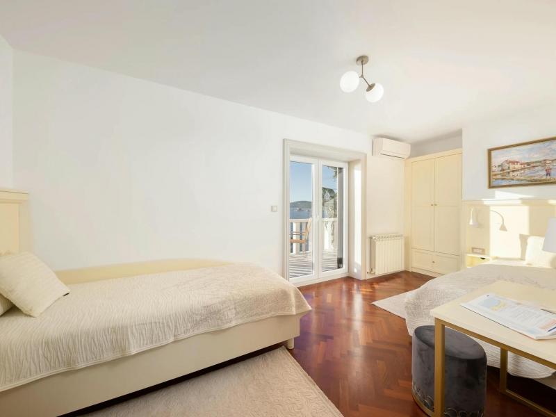Villa Golden Hour , 