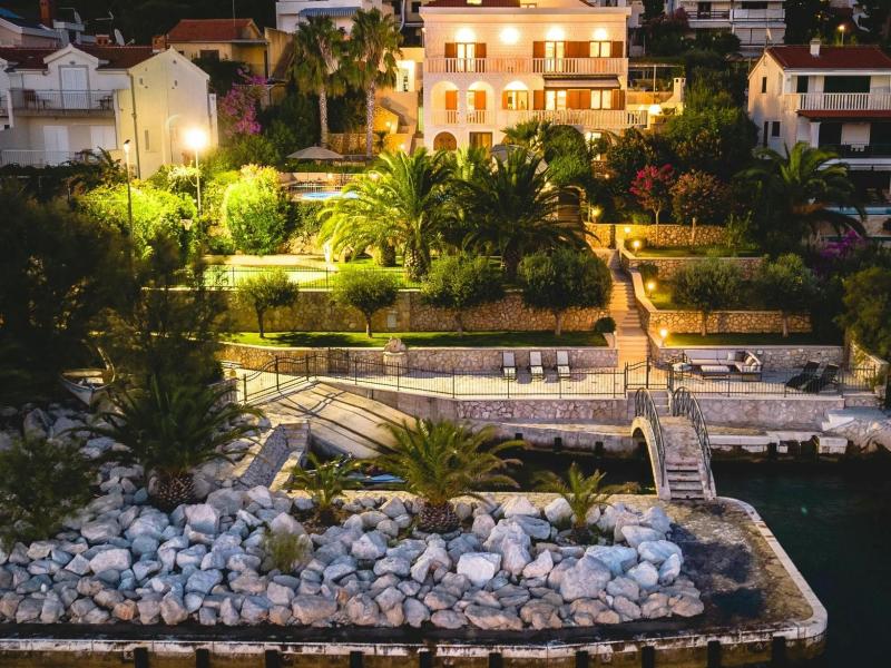 Villa Golden Hour , 