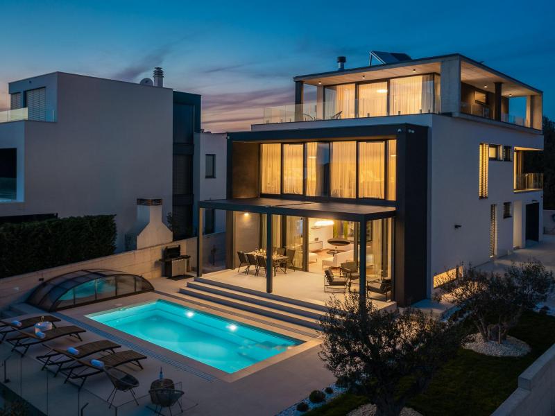 Villa Happiness , 