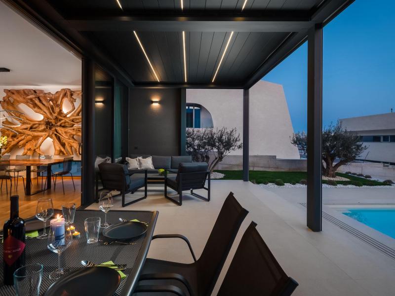 Villa Happiness , 