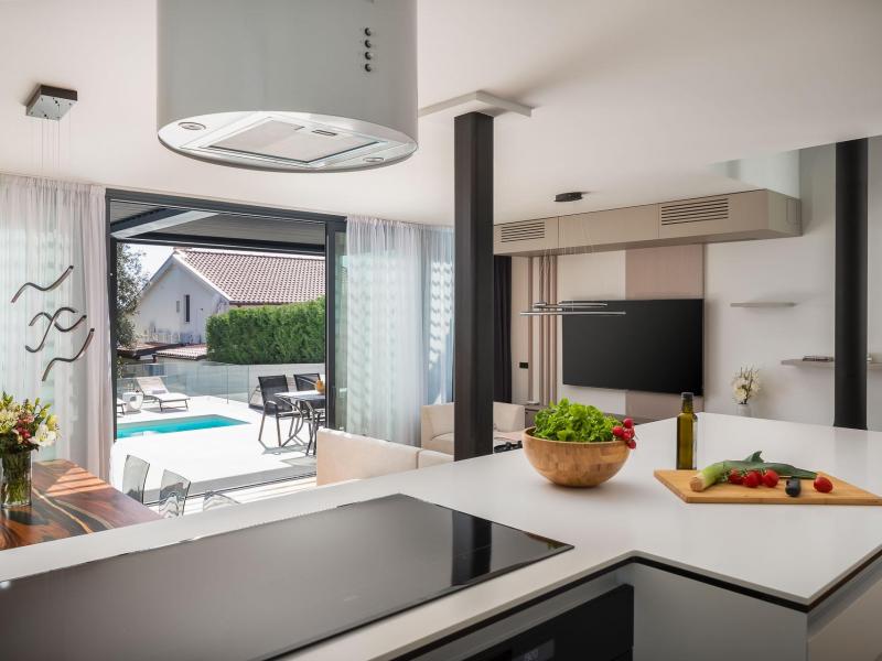 Villa Happiness , 