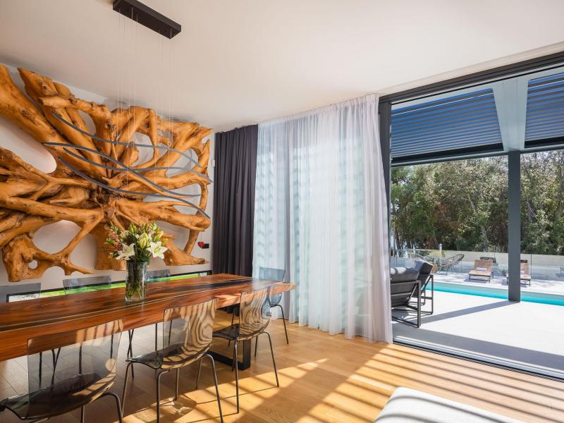 Villa Happiness , 