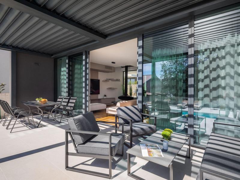 Villa Happiness , 