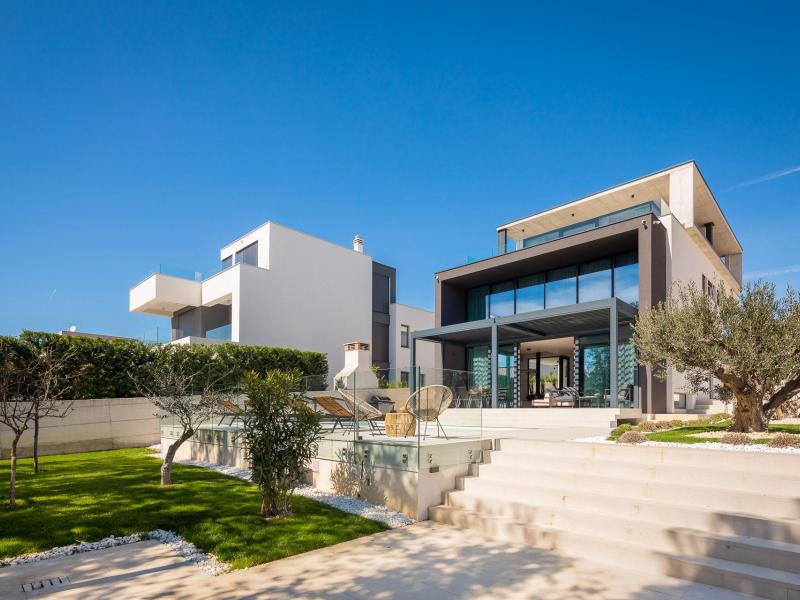 Villa Happiness , 