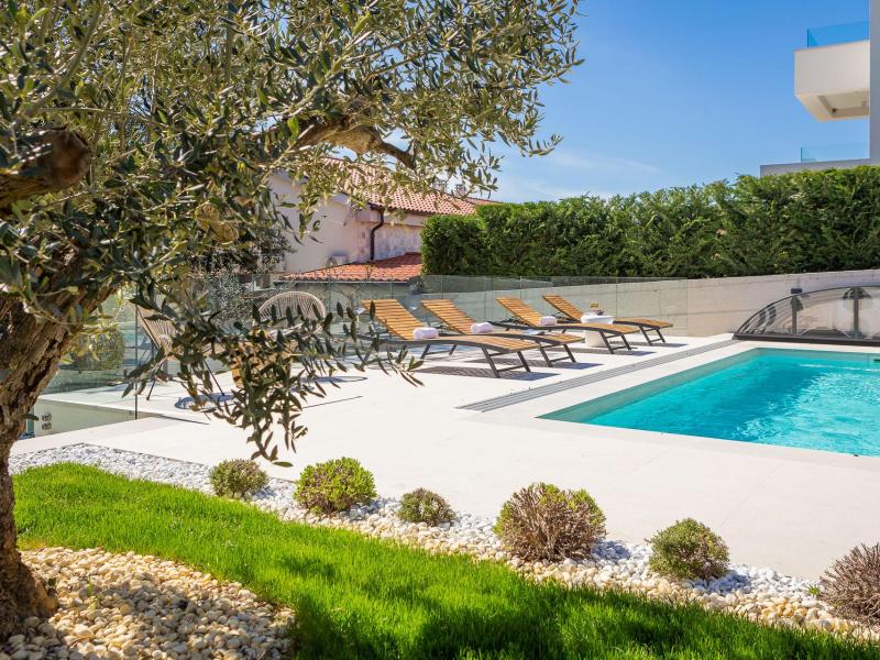 Villa Happiness , 