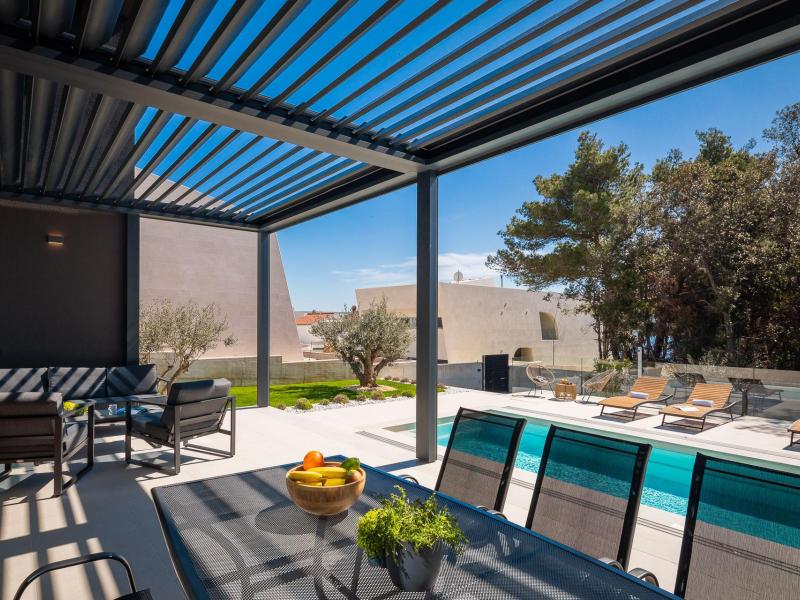 Villa Happiness , 