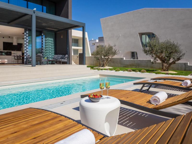 Villa Happiness , 