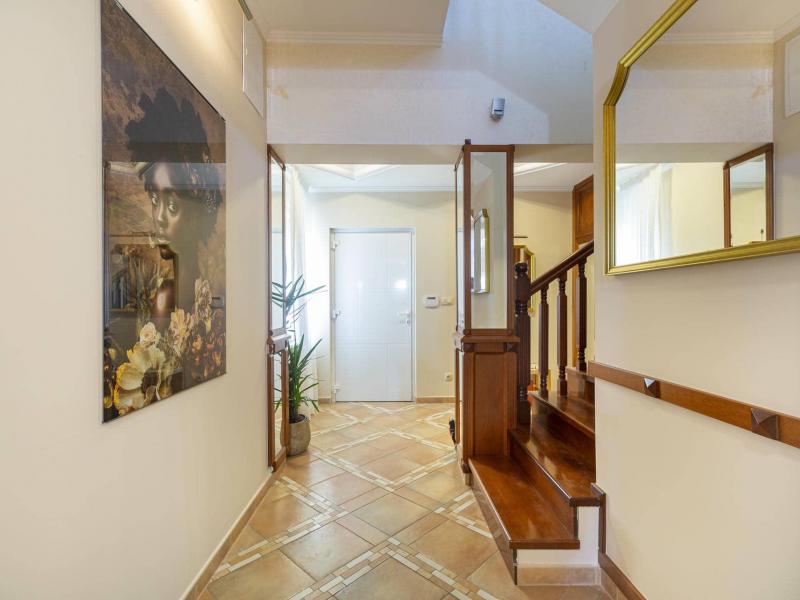 Villa Eterna , 