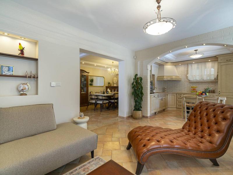Villa Eterna , 