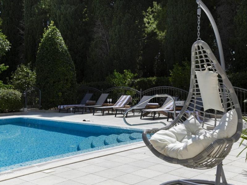 Villa Eterna , 