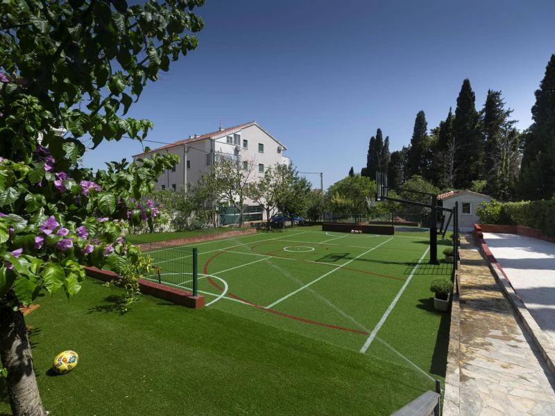 Villa Eterna , 