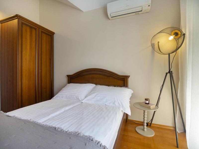 Villa Eterna , 