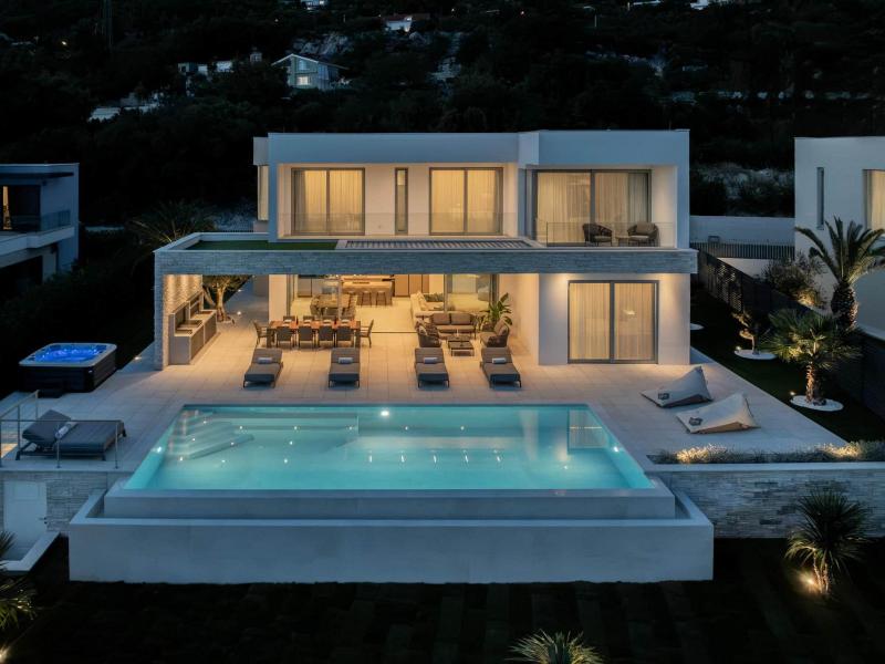 Villa Kira , 
