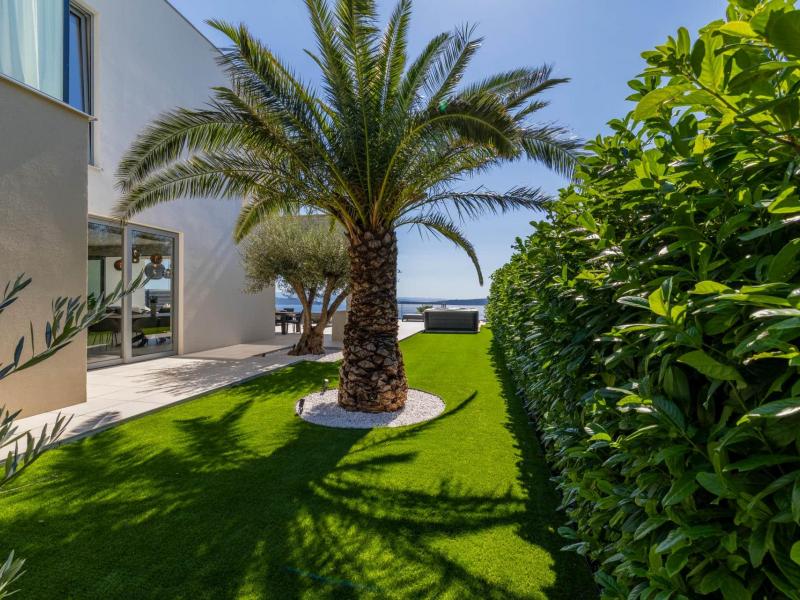 Villa Kira , 