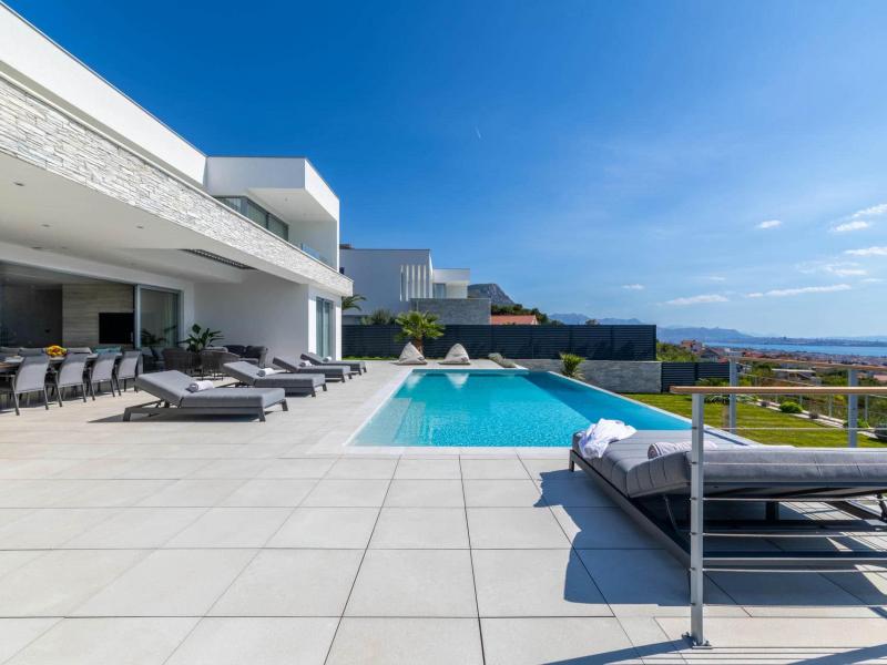 Villa Kira , 
