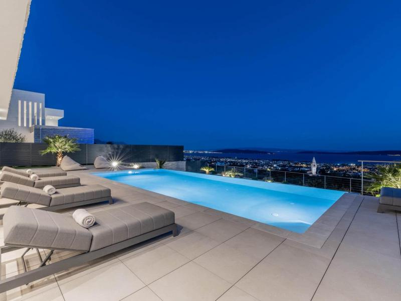 Villa Kira , 