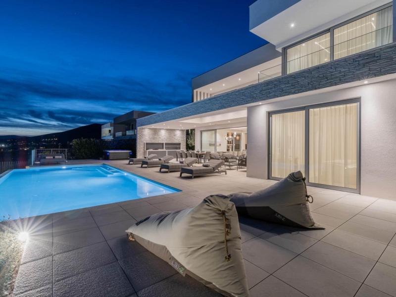 Villa Kira , 