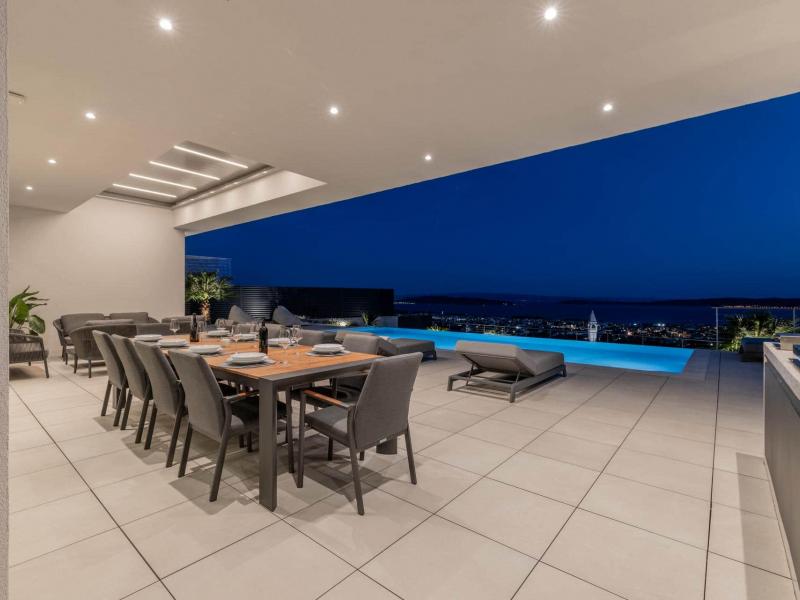 Villa Kira , 