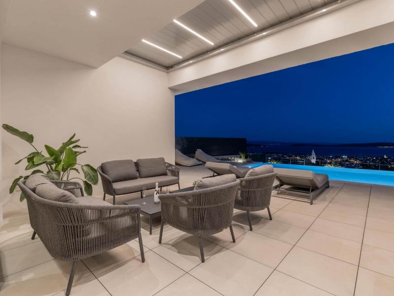 Villa Kira , 