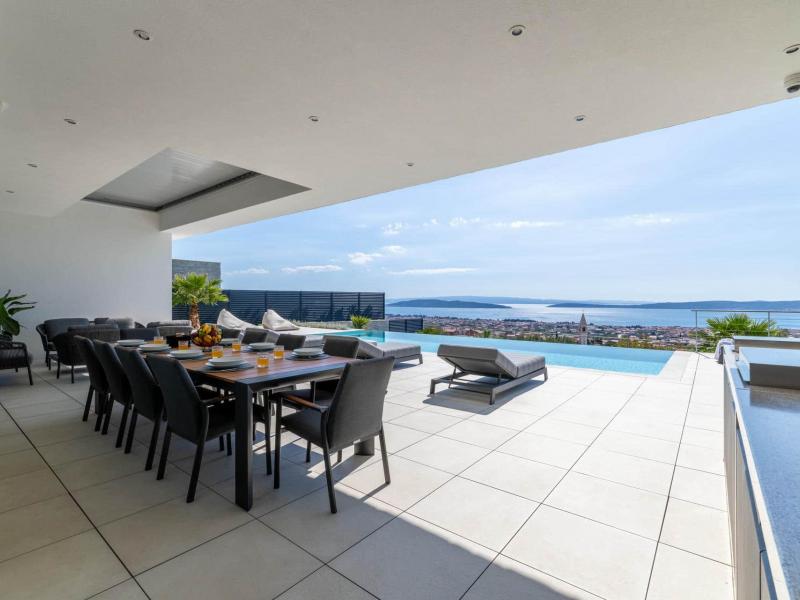 Villa Kira , 