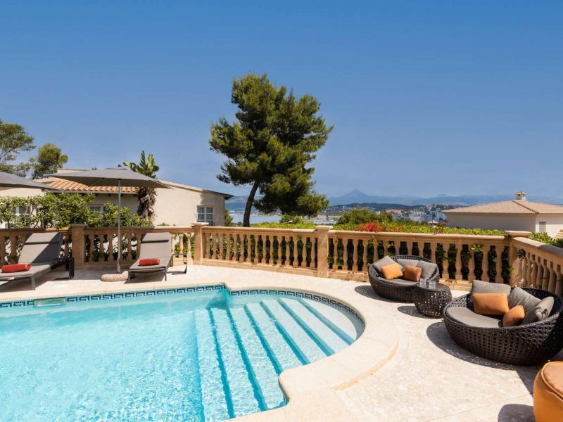 Villa Molton , 