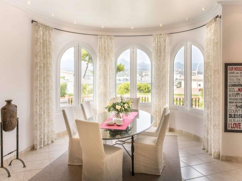 Villa Molton , 