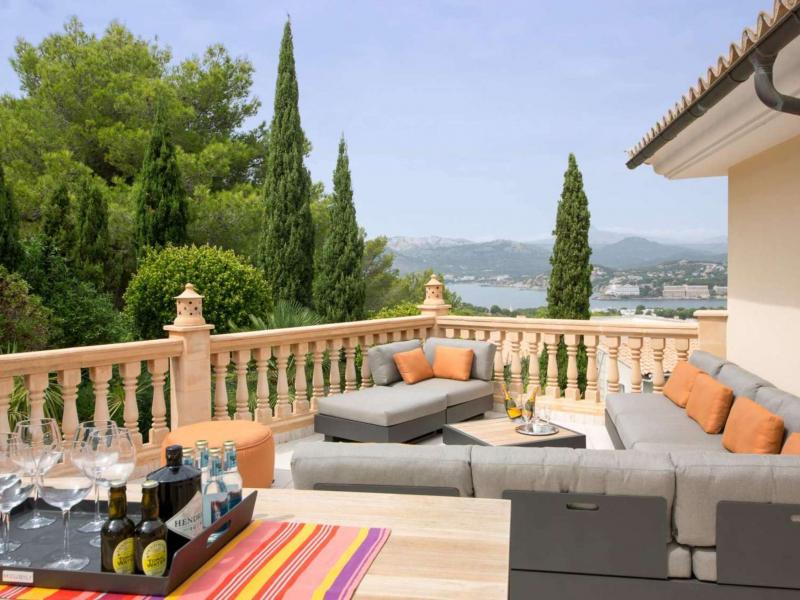 Villa Molton , 