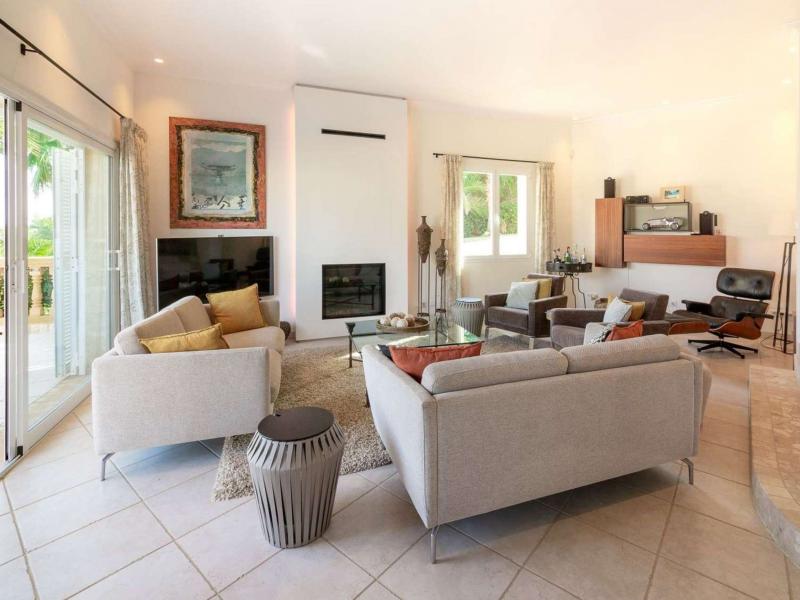 Villa Molton , 